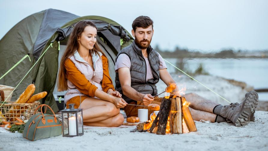 An Ultimate Guide to Eco-Friendly Winter Camping in 2021 featured image