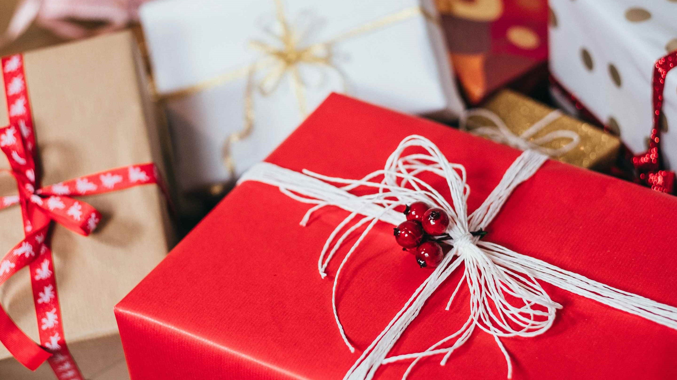 What Are the Best Red Wines for Gifts?