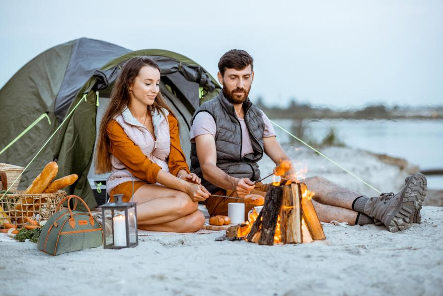 An Ultimate Guide to Eco-Friendly Winter Camping in 2021 featured image