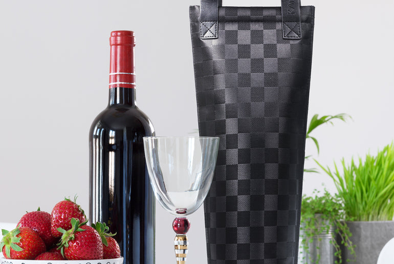 Tirrinia Single Bottle Wine Cooler Carrier for Wedding